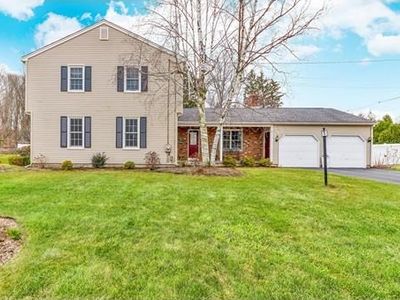 1 McIntosh Dr, Wilbraham, MA, 01095