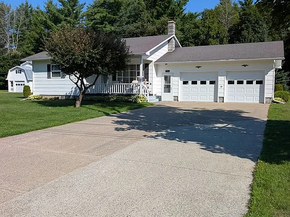 70 Depot St, Mooers, NY 12958