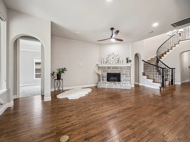 8254 Haltered Horse Ln — Photo 3