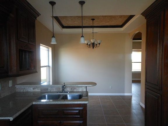 3rd image of 5112 N Huisache Ave