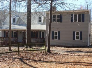 6700 Bridgeforth Ln, Amelia Court House, VA 23002