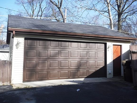 4th image of 22231 Merrill Ave