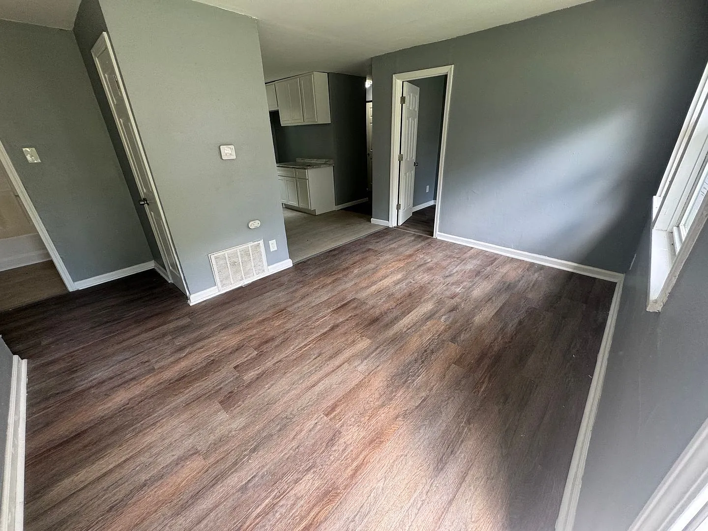 Newly Renovated Three Bed/One Bath — Photo 4