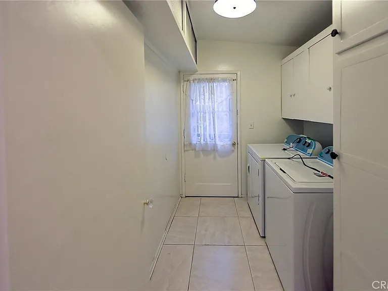 5939 Graves Ave — Photo 8