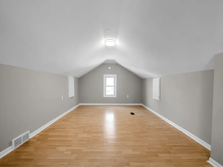 429 Linden Ave — Photo 12