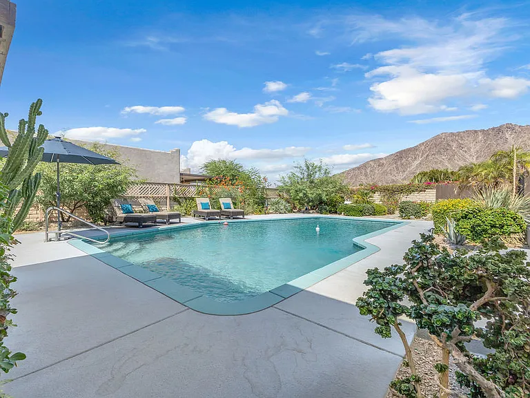 53945 Eisenhower Dr — Photo 53