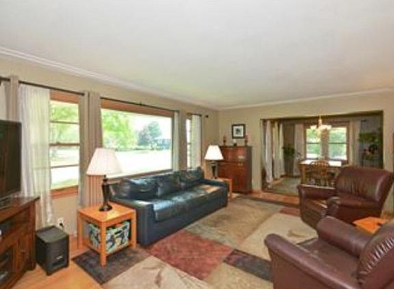 5th image of 10140 Elliot Ave S