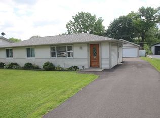 129 Ray St, Poplar Grove, IL 61065