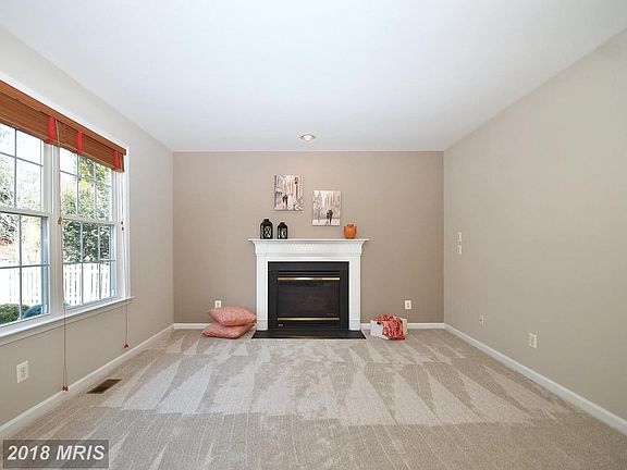 4th image of 736 Annatana Dr