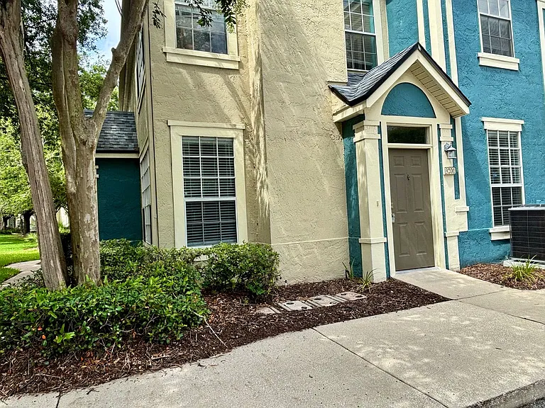 13703 Richmond Park Dr N #3201 — Photo 2