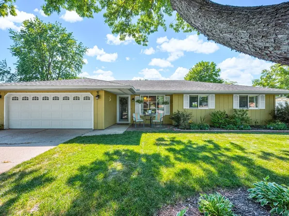 200 District Ct, East Peoria, IL 61611
