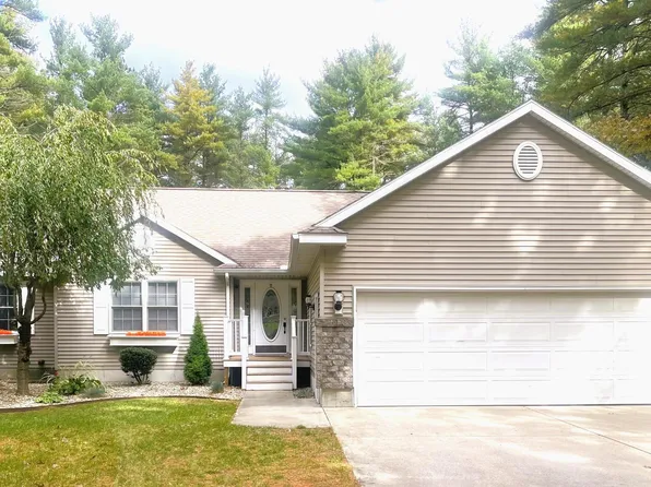 7408 Wiczer Dr, Whitehall, MI 49461