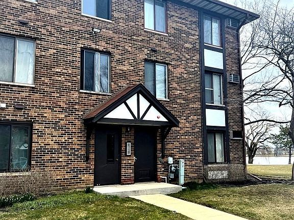2nd image of 1 Timber Ln APT 7