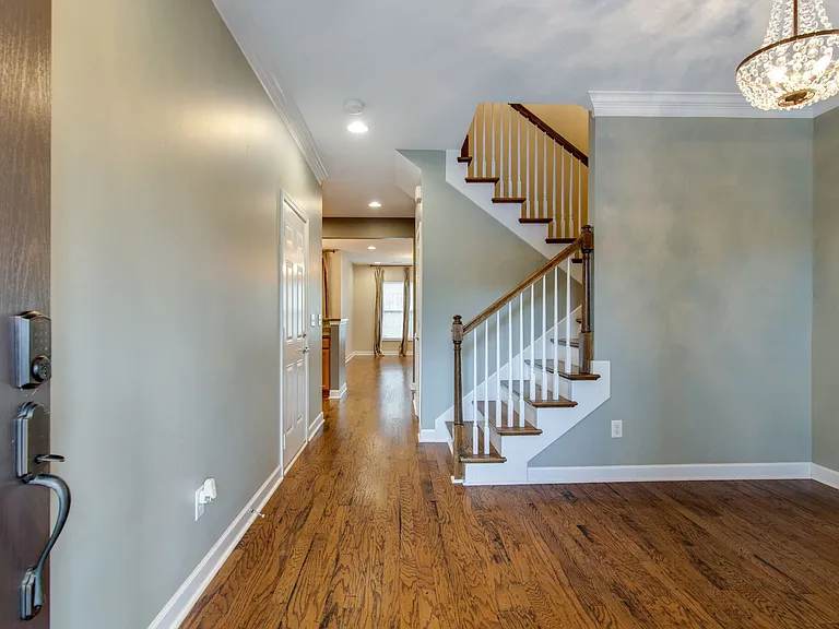 7802 Kemberton Dr W — Photo 3