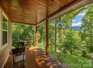 27 Little Roundtop Rd, Clyde, NC 28721