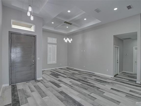 4th image of 2412 Thames Dr