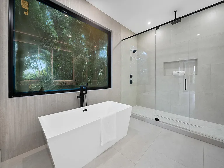 1401 NE 16th Ave — Photo 24