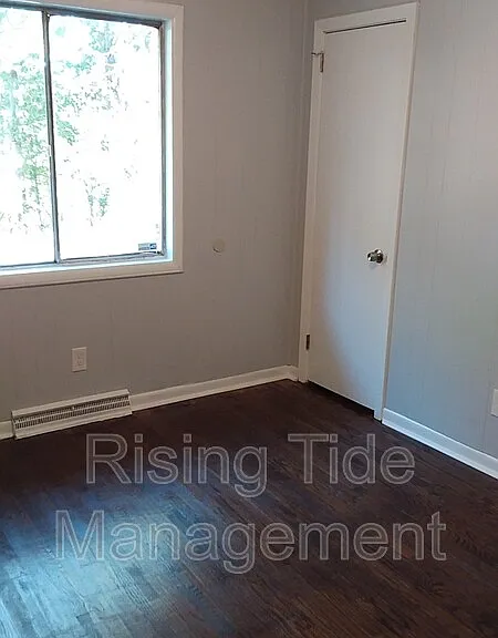 700 Biscayne Dr — Photo 7
