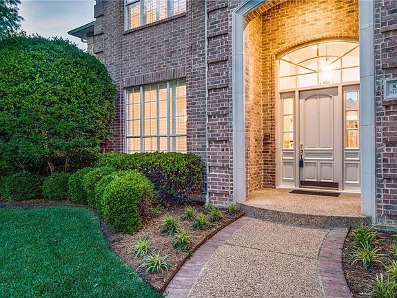3rd image of 5925 Glendower Ln
