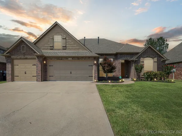 1310 S Aster Pl, Broken Arrow, OK 74012