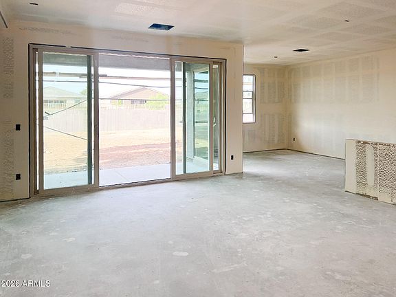 3rd image of 9526 W TAMARISK Avenue
