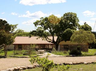 186 Canyon View Dr, Kerrville, TX 78028