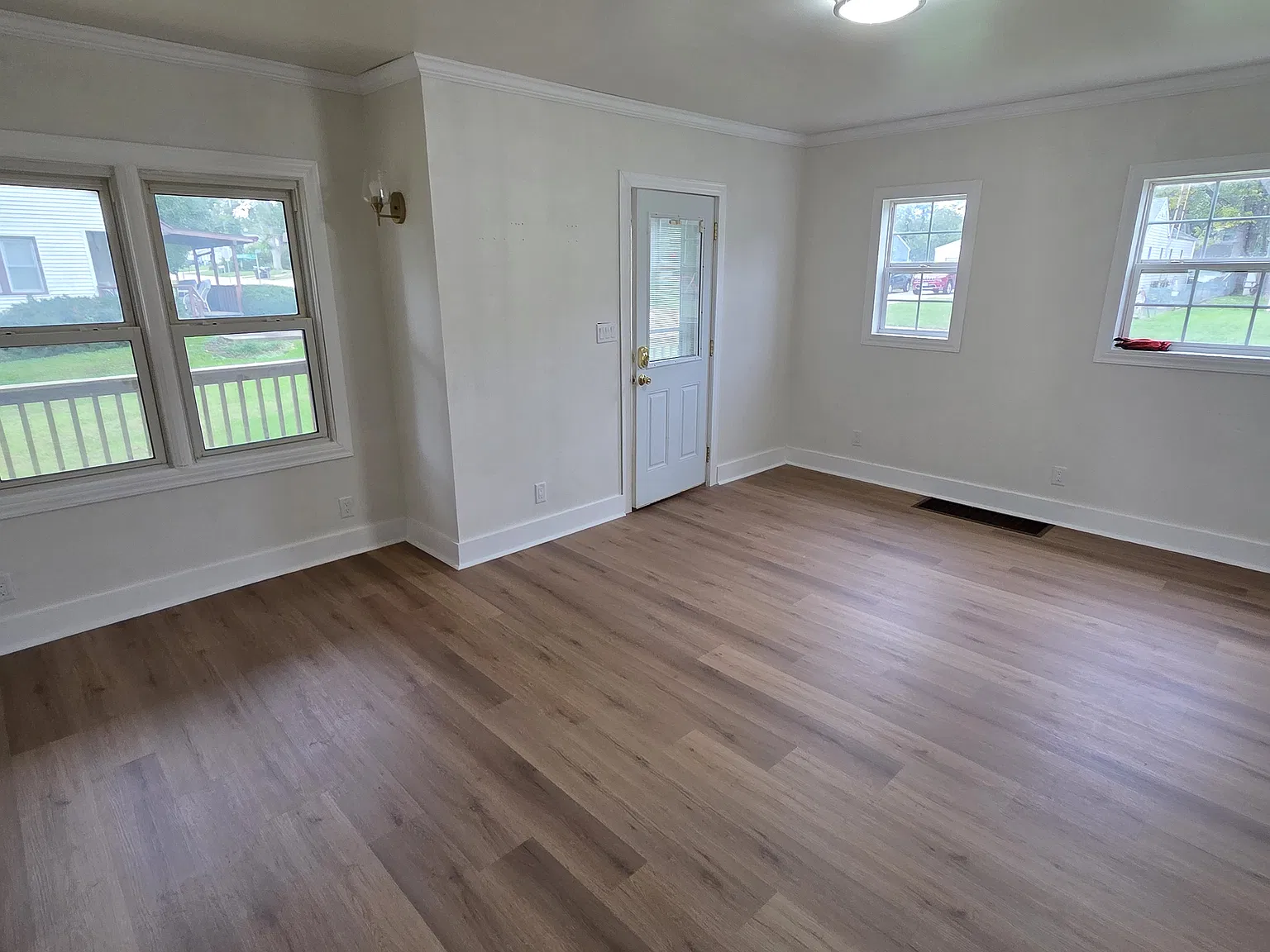5214 W Katherine Ave — Photo 3