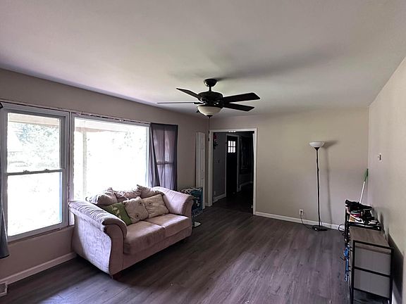 5th image of 2902 W 54th Pl
