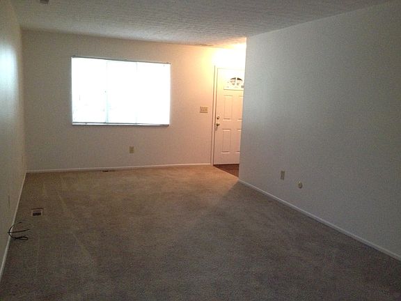 5th image of 605 Essen Pl