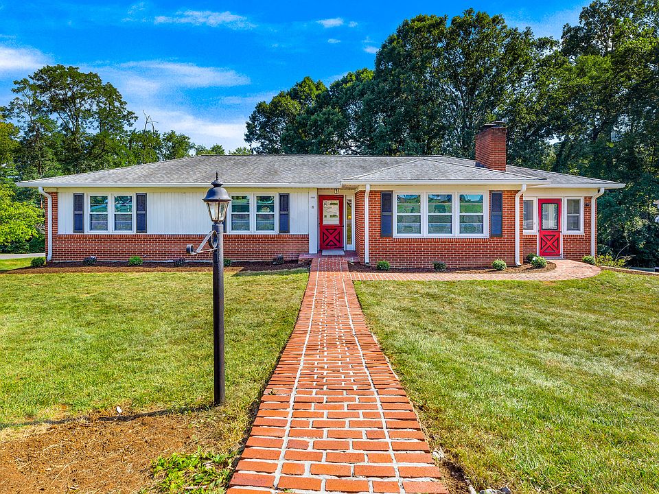 1st image of 2055 Bridle Ln