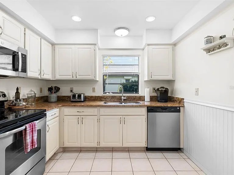 1415 Langley Dr — Photo 19