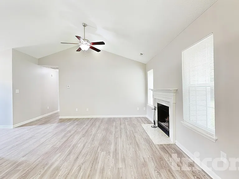 5214 Wayside Ct — Photo 3