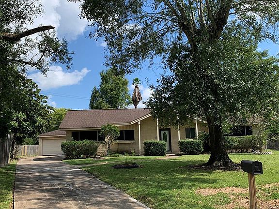 2nd image of 1905 Sunset Ct S