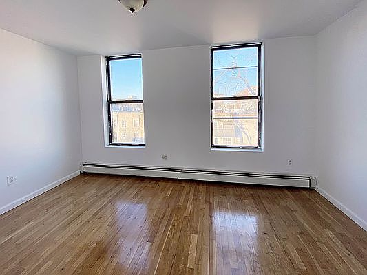 5th image of 309 W 137th St #4