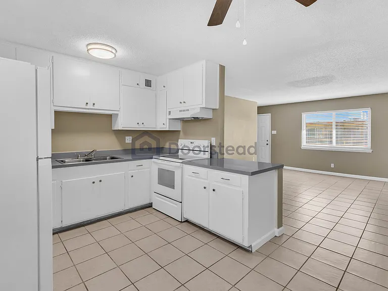 9400 Montrose Ct #27 — Photo 13