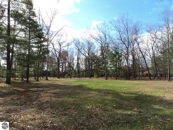 2nd image of 0 Iroquois Trl