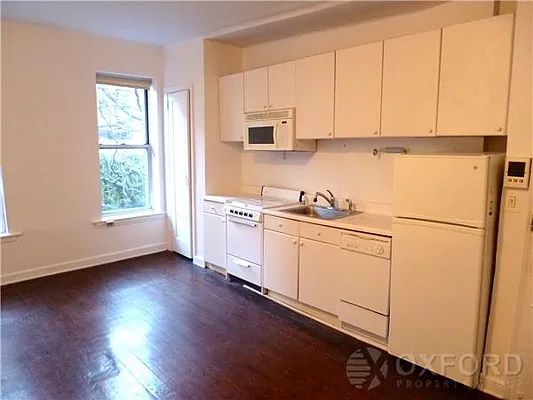 Rented by Oxford Property Group | media 10