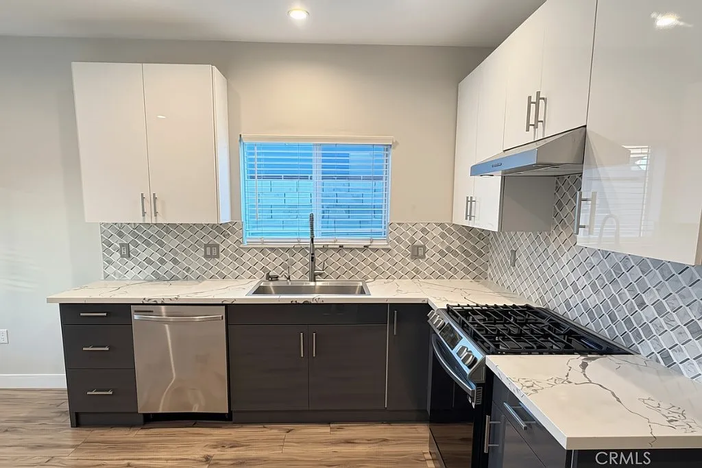 1 bed, 600 sqft, $2,300 — Photo 2