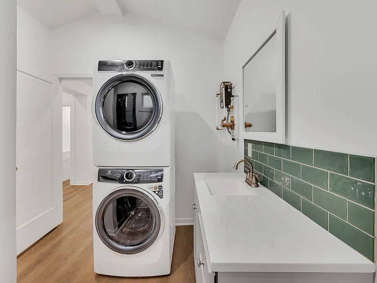 305 S 14th St #1 — Photo 7