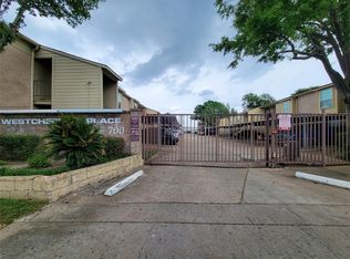 700 Thicket Ln APT 204, Houston, TX 77079