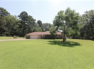 1100 W Parks Dr, Raymond, MS 39154