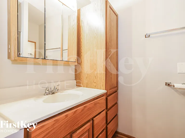 1119 Karen Dr — Photo 9