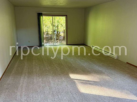 3rd image of 21723 SE Alder Dr APT 6