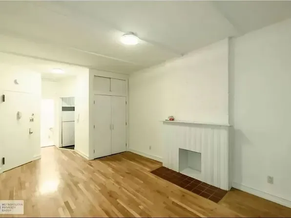 426 East 81st Street image 2 of 4