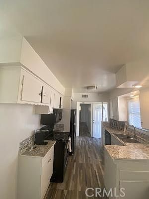 3rd image of 5623 Newbury Ave