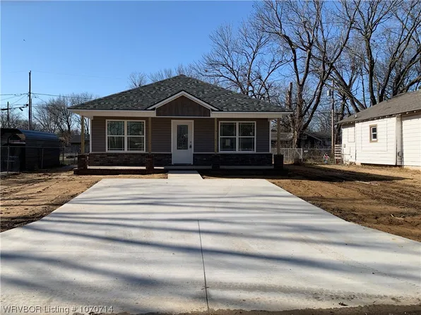 2111 N 30th St, Fort Smith, AR 72904