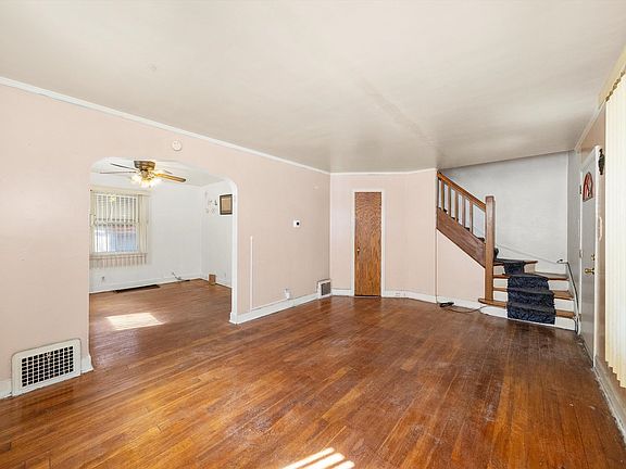3rd image of 7544 S Damen Ave