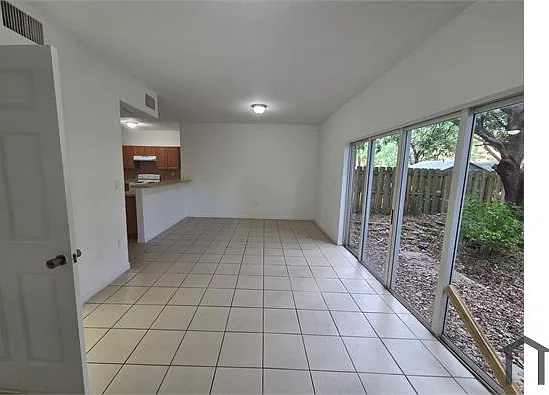 3 bed, 1600 sqft, $2,268 — Photo 1