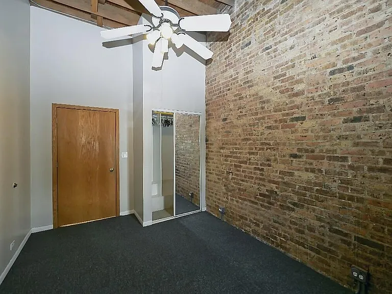 2849 W Belmont Ave #2F — Photo 6