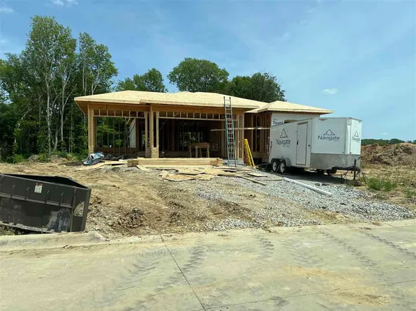 4704 Preston Ln, Iowa City, IA 52246